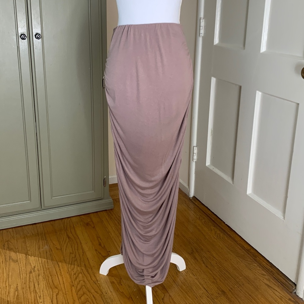 PrettyLittleThing Taupe Second Skin Ruched Skirt